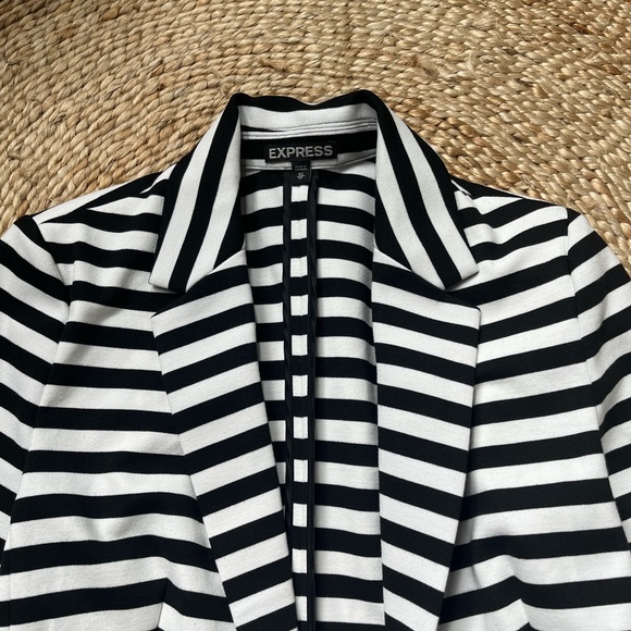 Express Blazer Size XS - Picture 2 of 7